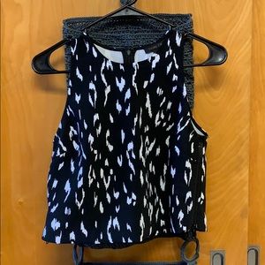 Black patterned cropped tank top